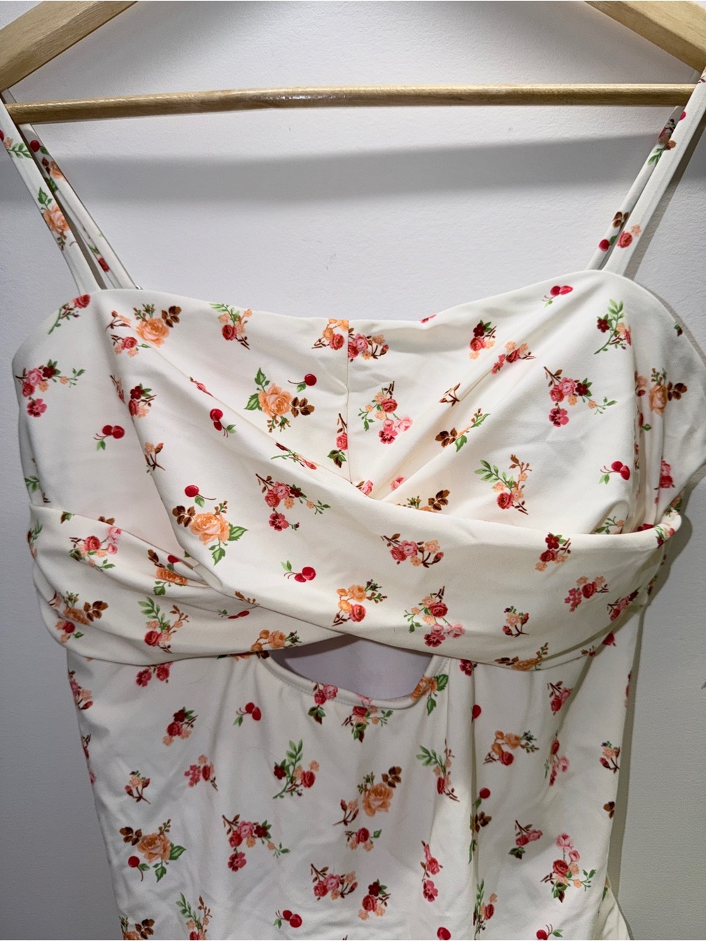 NEW Swimsuit Large Floral White One-Piece with Sweetheart Neckline 🌺 - Picture 2 of 8